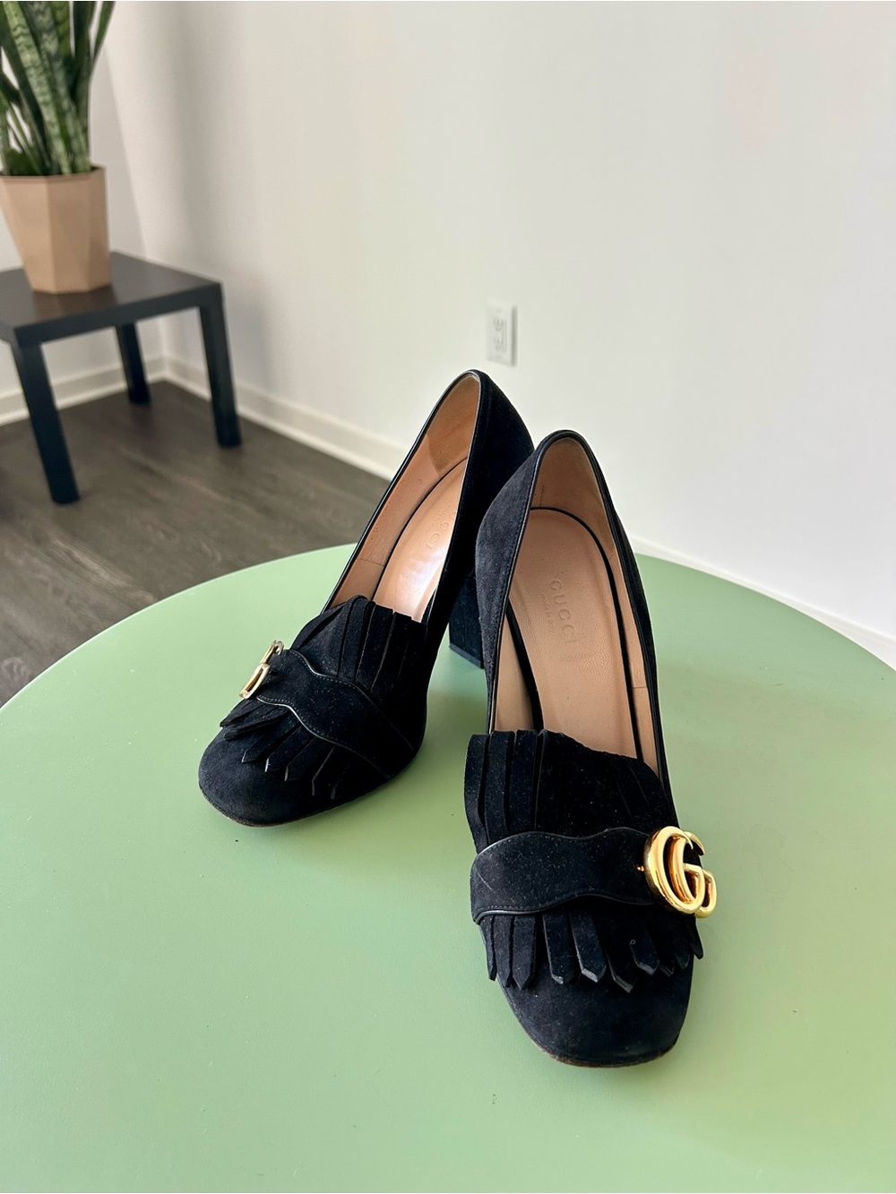 Gucci Statement Black Suede Fringe Pumps 6.5 made in Italy